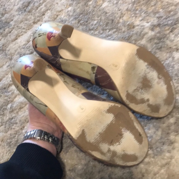 Heels - Picture 4 of 4